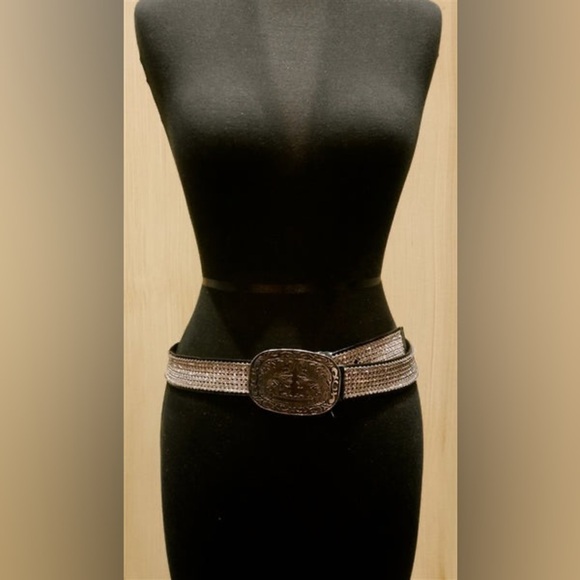 STREETS AHEAD SWAROVSKI CRYSTAL BELT WITH BLACKENED EMBOSSED WESTERN BUCKLE - Picture 3 of 7